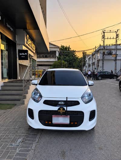 Picanto 2022(MT) Maintained from Dealership in immaculate Condition 10
