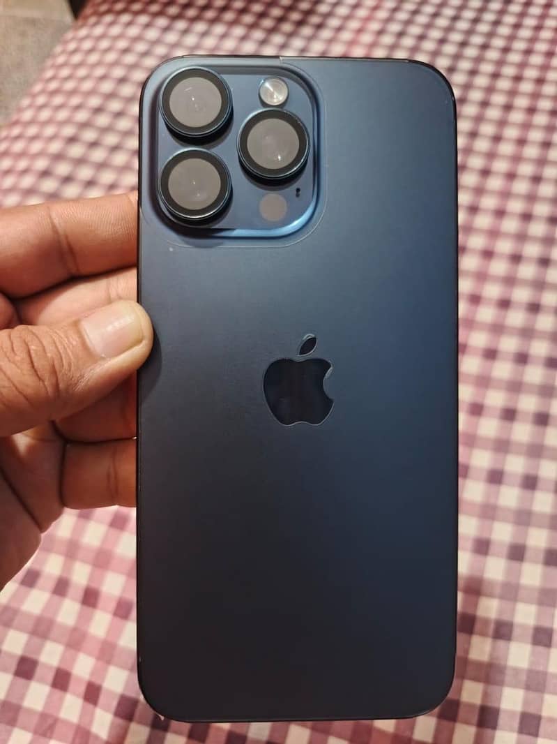 Apple iPhone 15 Pro Max 1