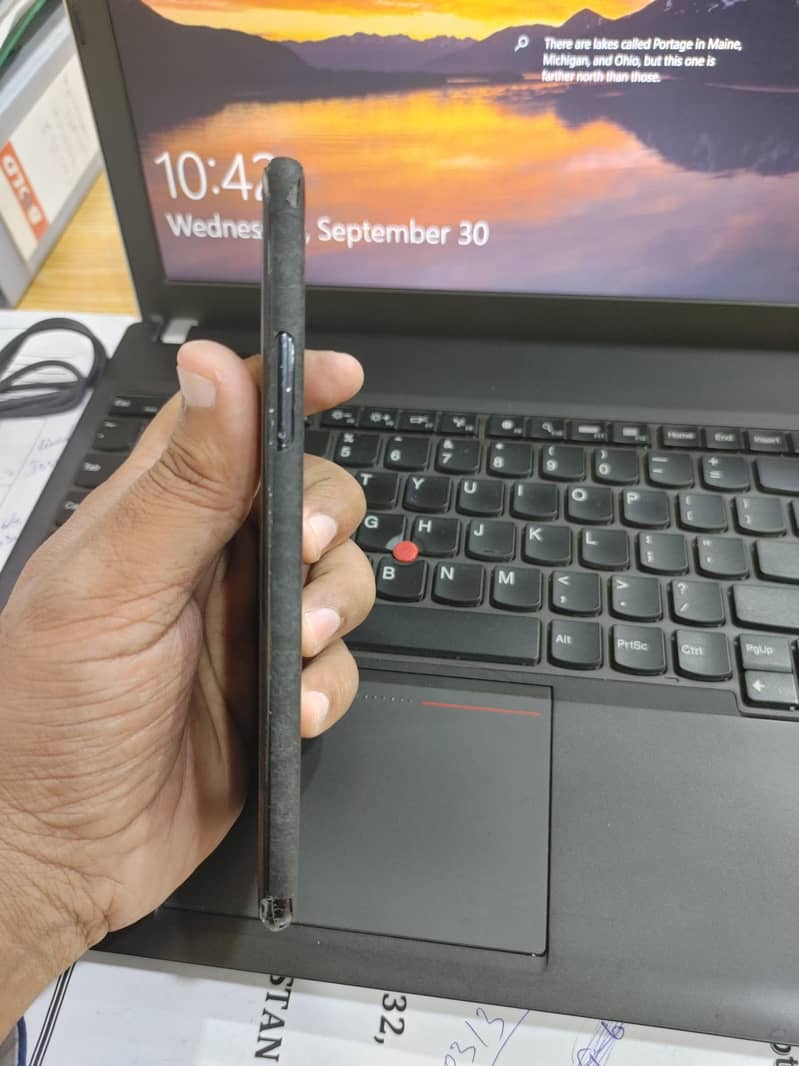 LG V30 3