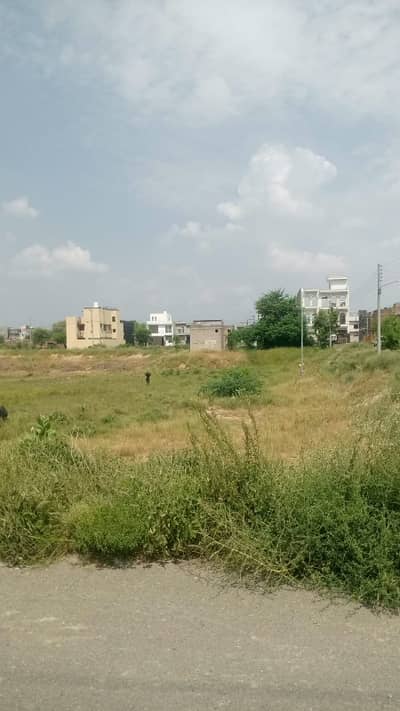 10 Marla Residential Plot For Sale In LDA Avenue 1 Prime & Ideal Location