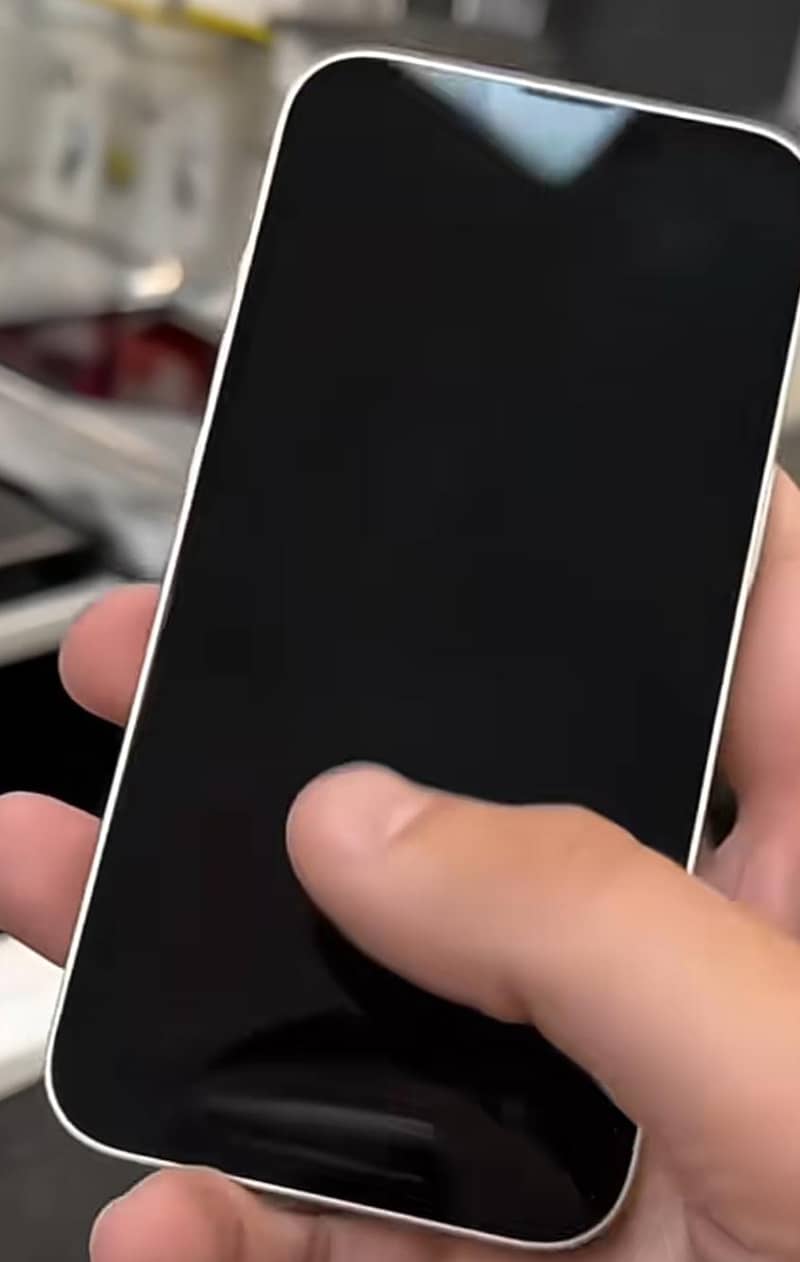 Apple iPhone 13 1