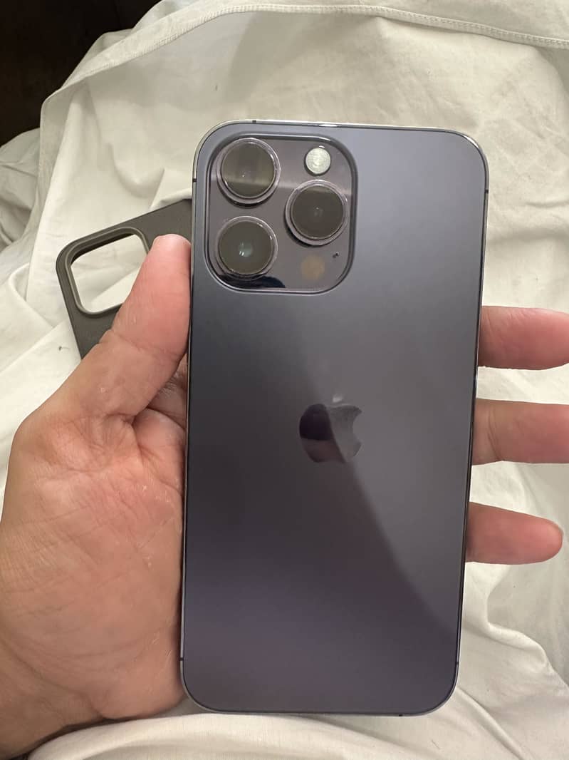 Apple iPhone 14 Pro Max 2