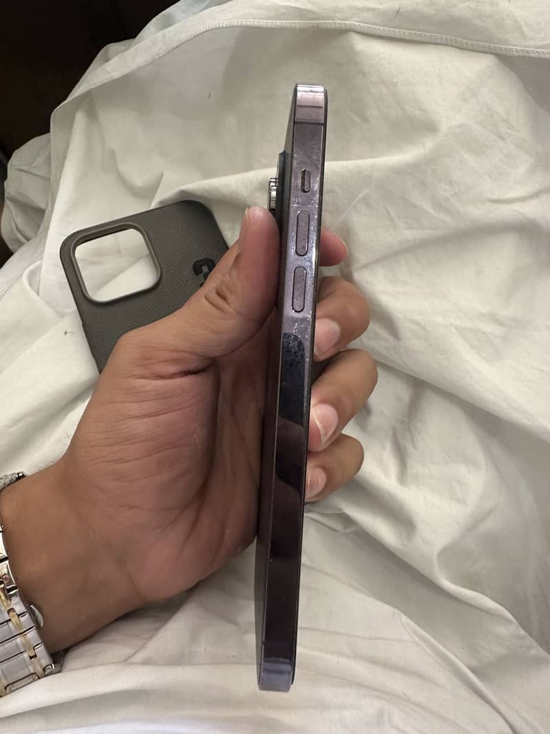 Apple iPhone 14 Pro Max 5
