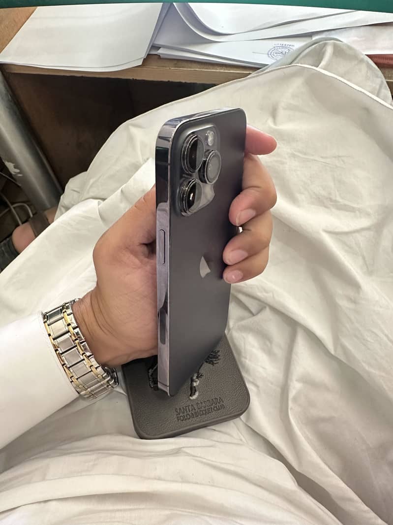 Apple iPhone 14 Pro Max 6