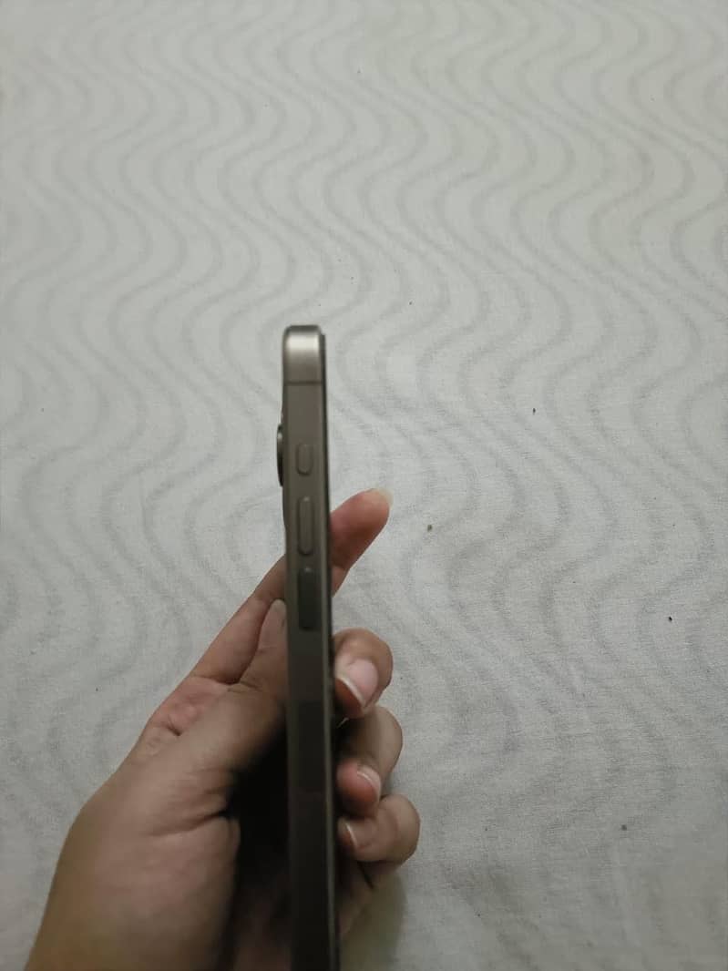 Apple iPhone 15 Pro 1