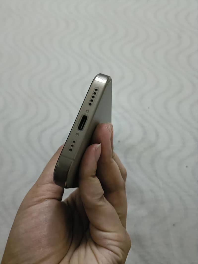 Apple iPhone 15 Pro 7
