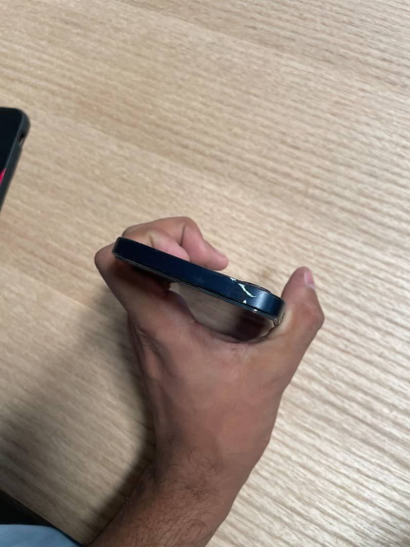 Apple iPhone 12 2