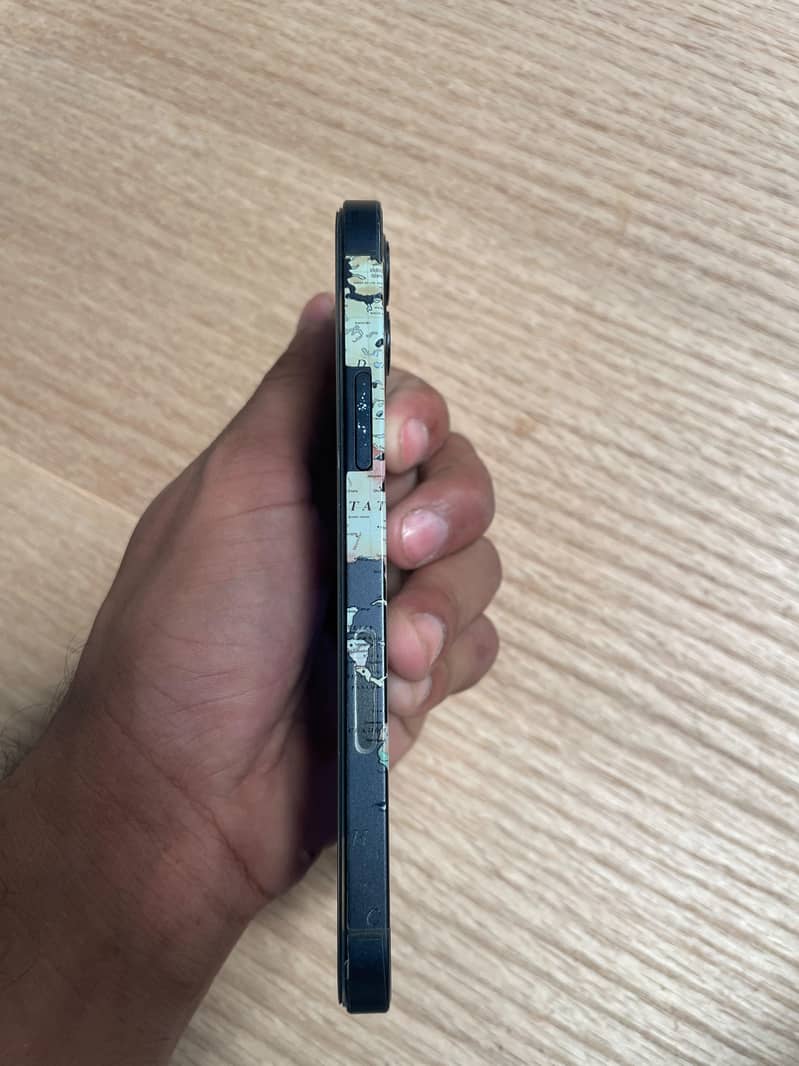 Apple iPhone 12 3