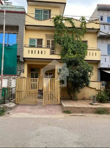G 13 4.4 MARLA TRIPLE STORY HOUSE AVAILABLE FOR SALE