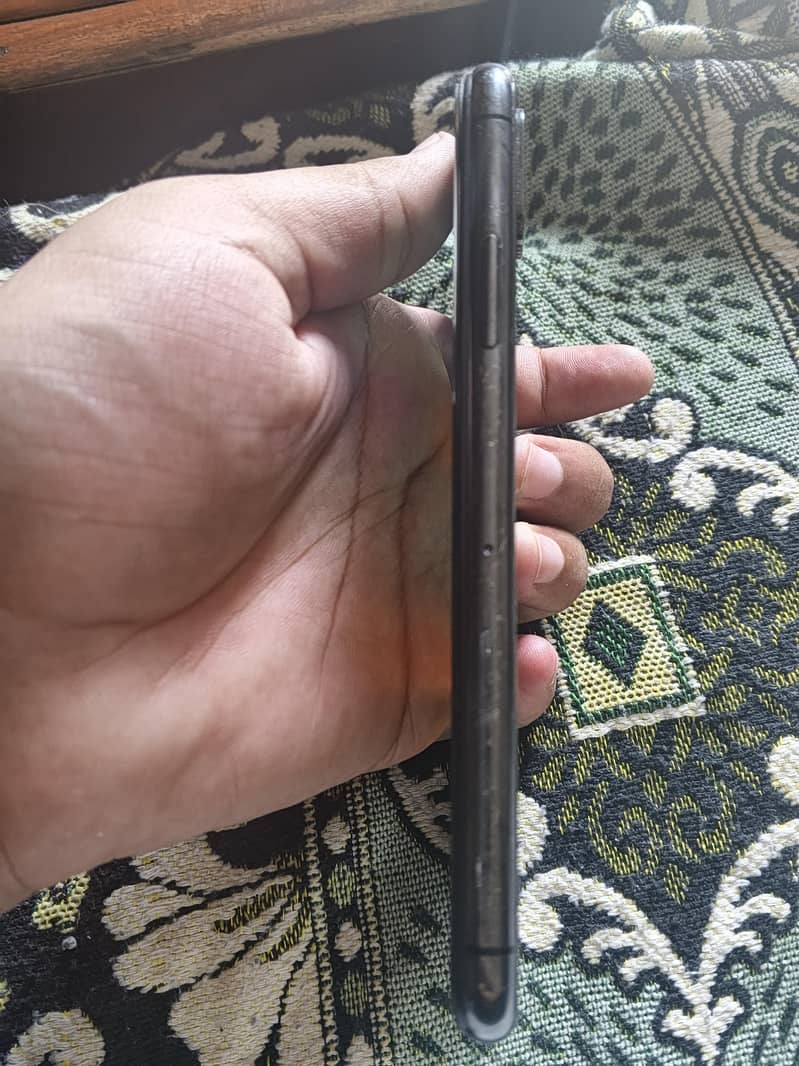 Apple iPhone XS 7