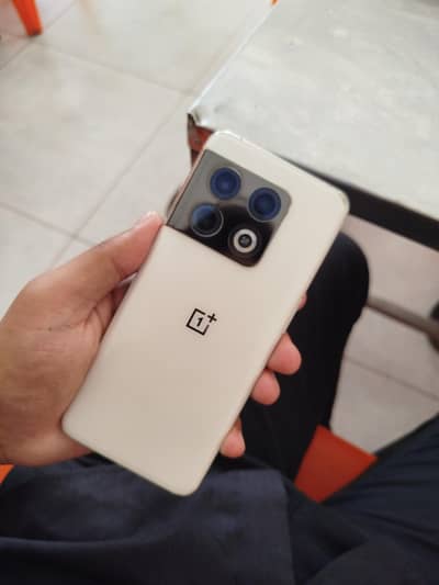 One Plus 10 Pro 5g