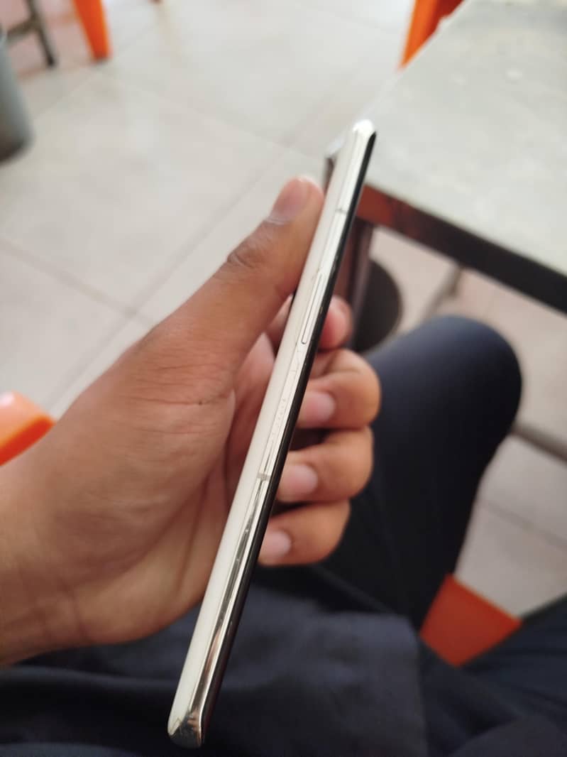 One Plus 10 Pro 5g 3
