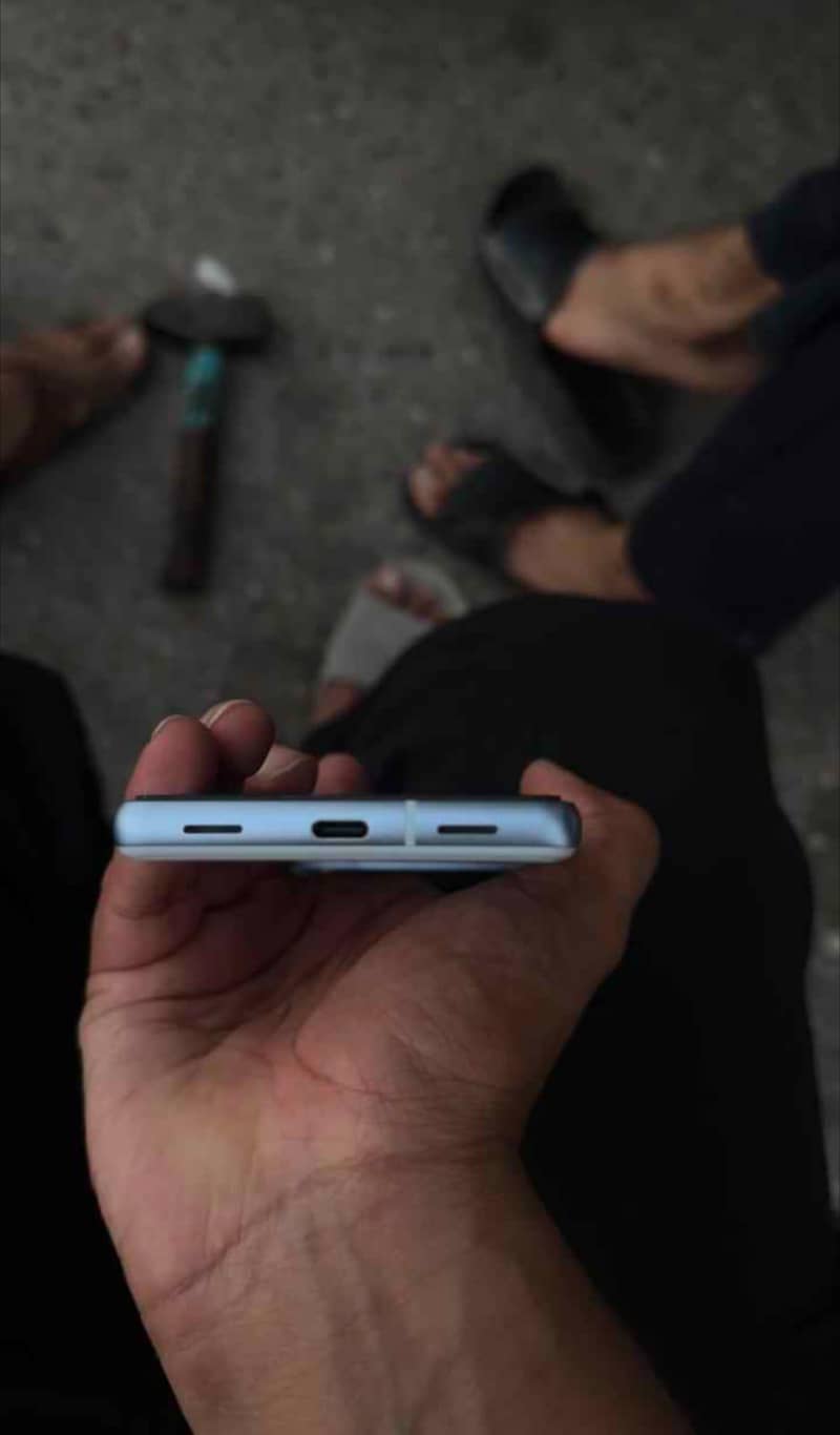 Google Pixel 7a 5
