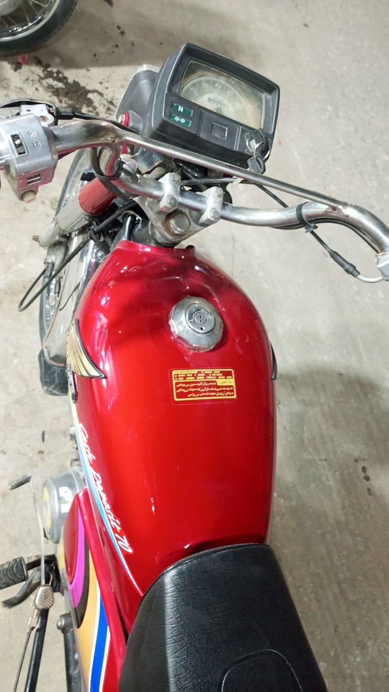 Honda CD70 4