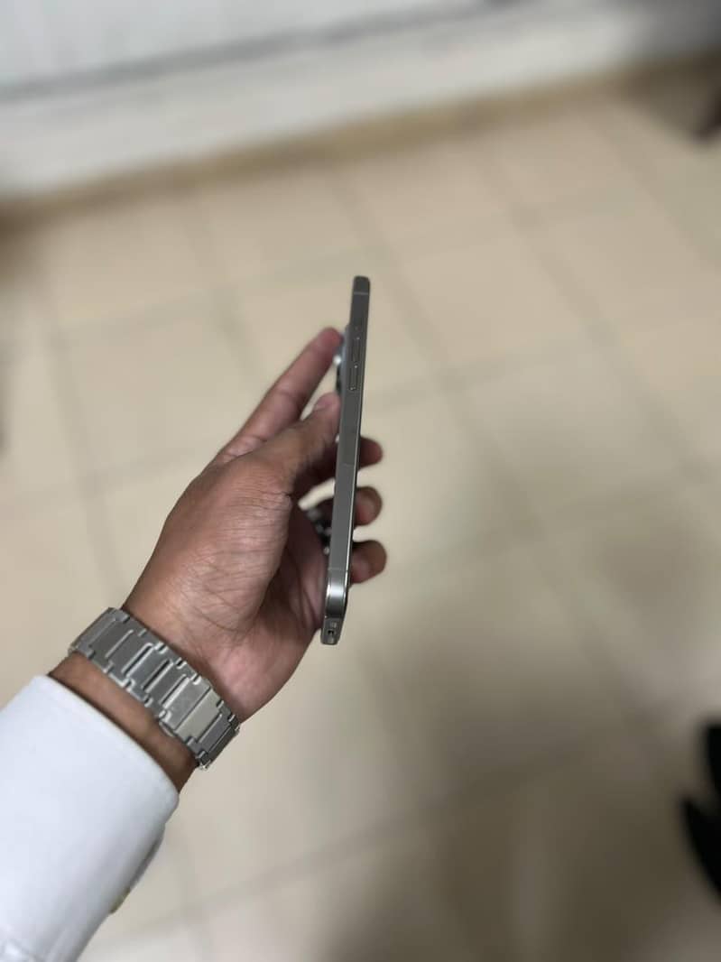 Apple iPhone 15 Pro Max 2
