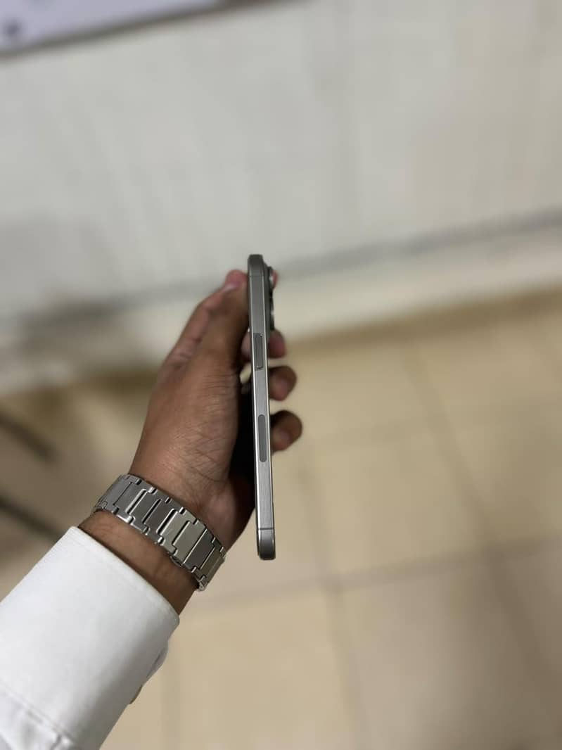 Apple iPhone 15 Pro Max 3