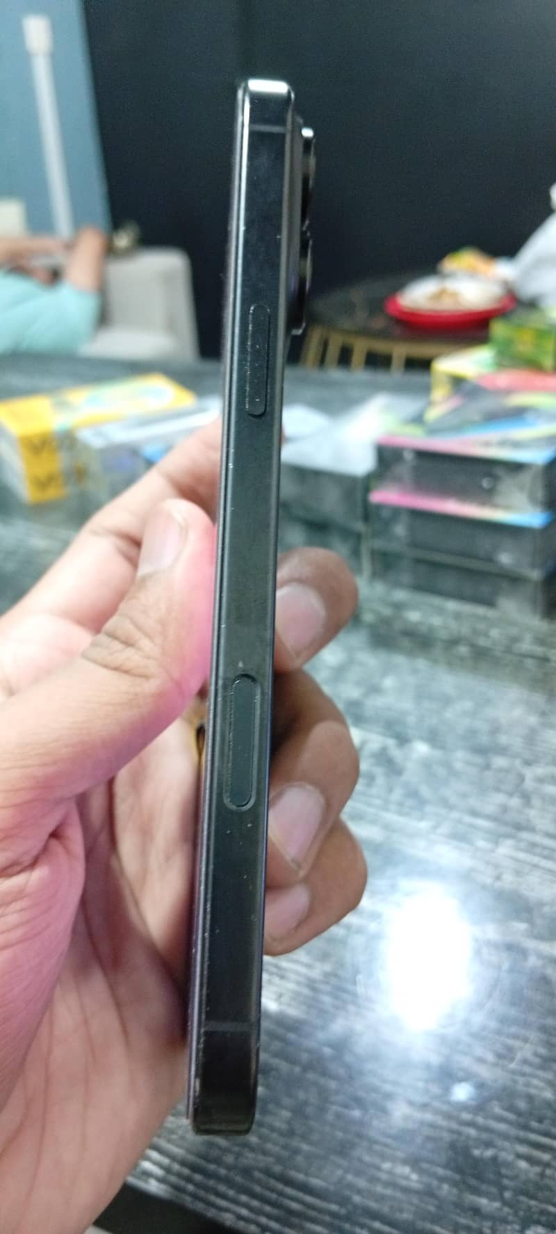 Apple iPhone 16 Pro Max 2