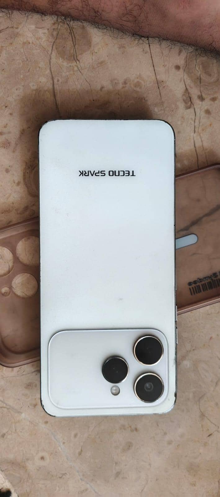 Tecno spark40 4