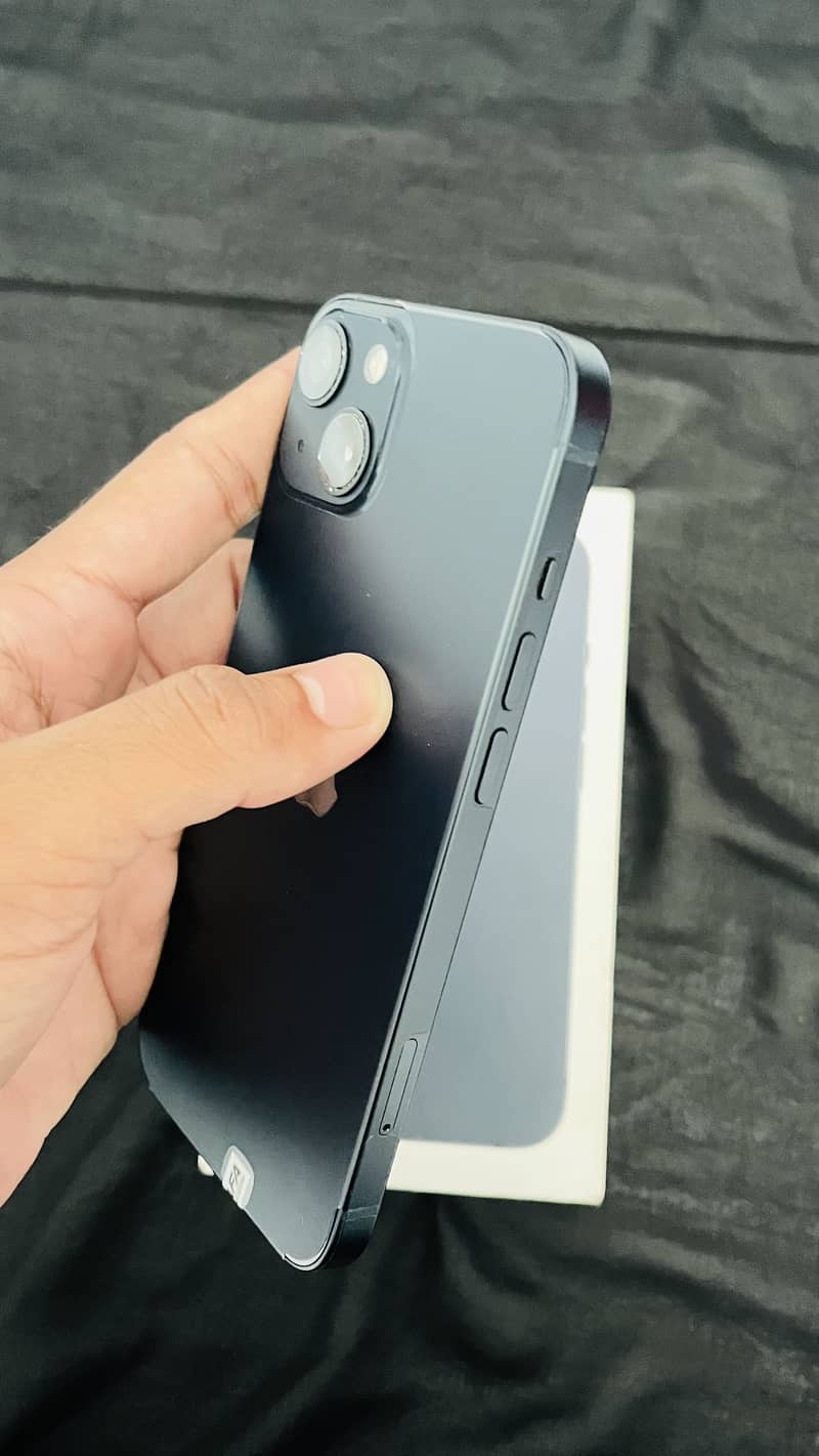 Apple iPhone 13 5