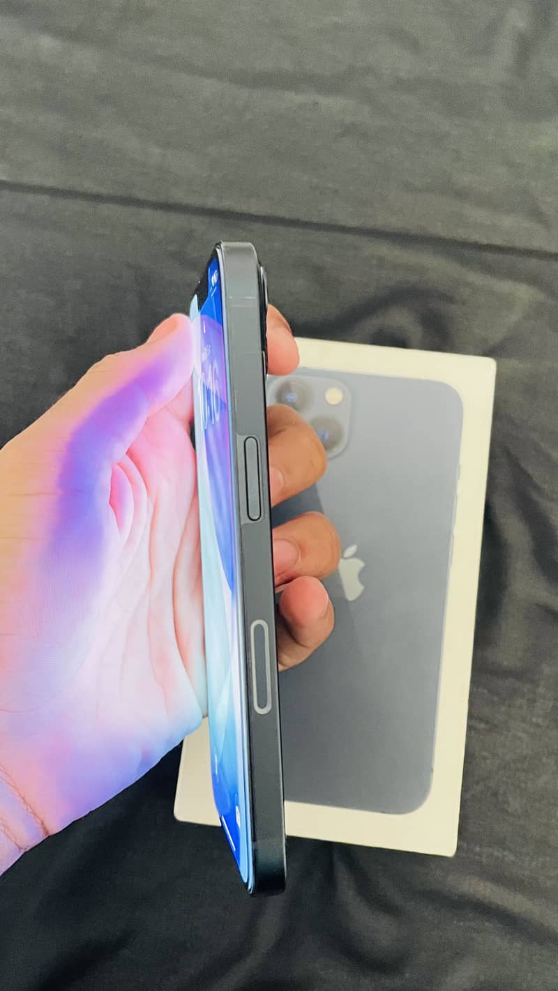 Apple iPhone 13 6