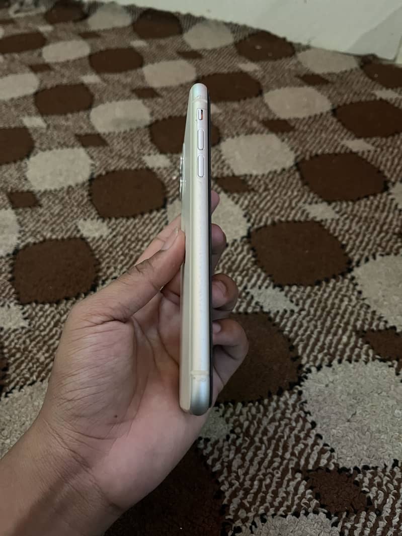 Apple iPhone 11 5