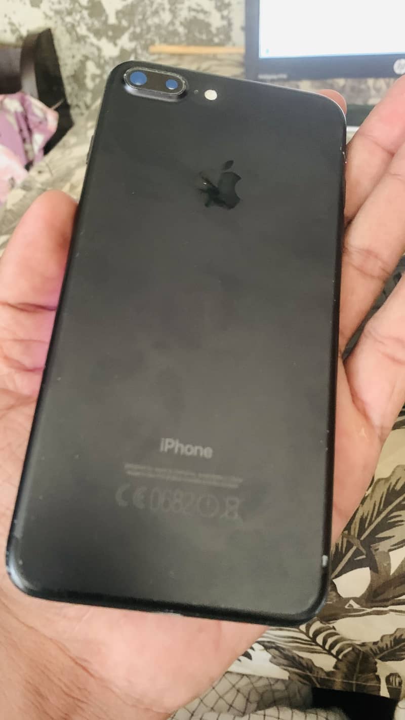 Apple iPhone 7 Plus 2