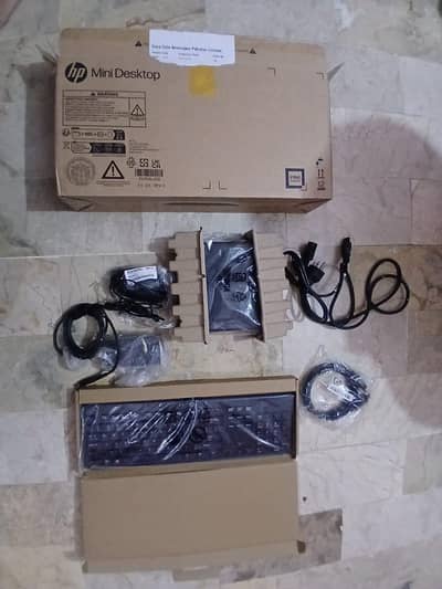 HP ProDesk 600 G4 Mini + HP E243 LED