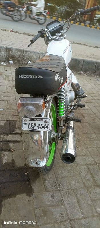 bike 70 cc conditions 10 by 9 full tayar