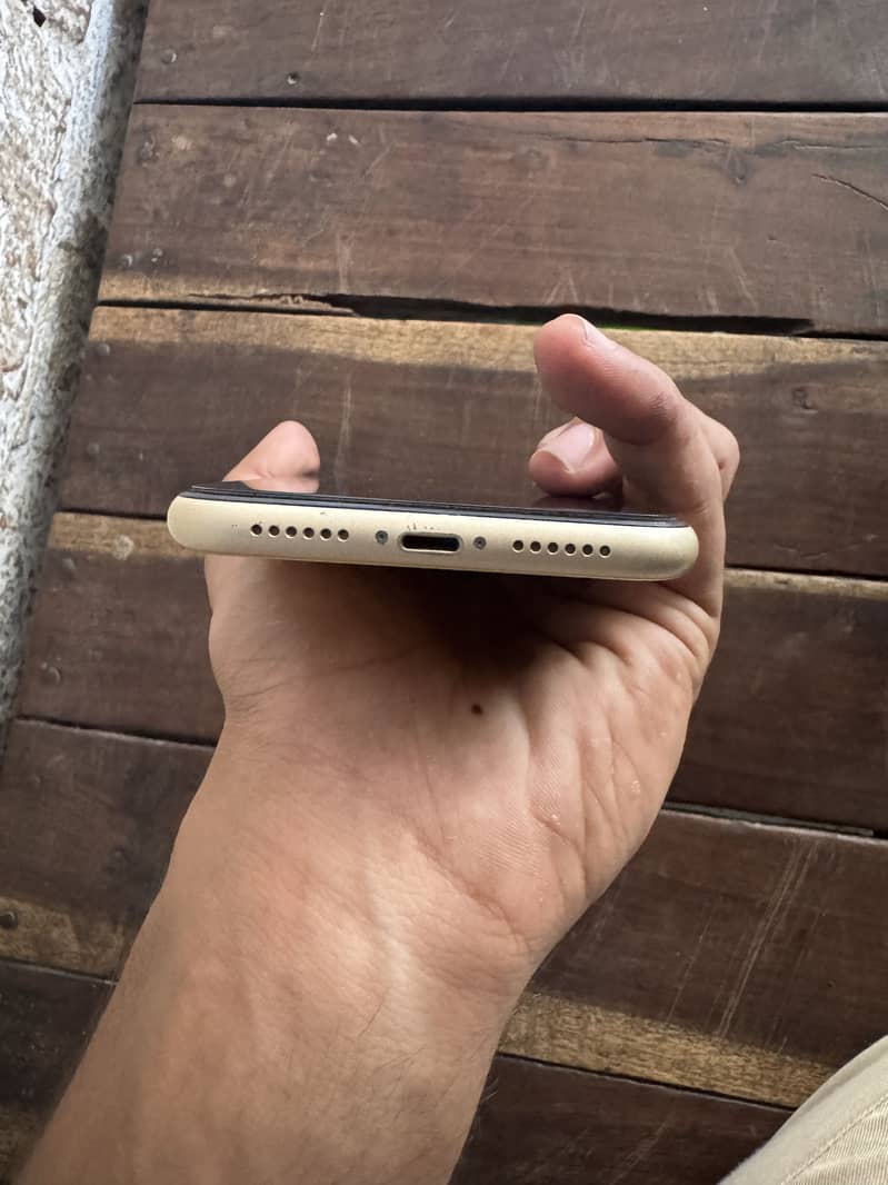 Apple iPhone XR 0
