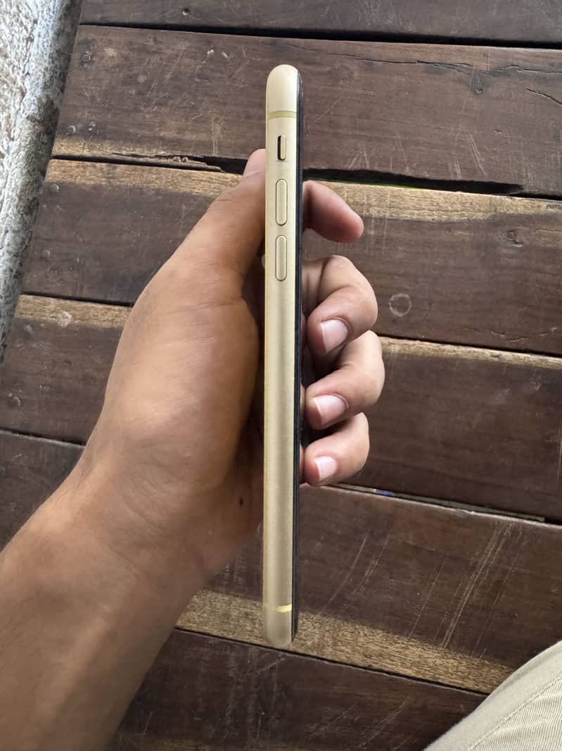 Apple iPhone XR 2