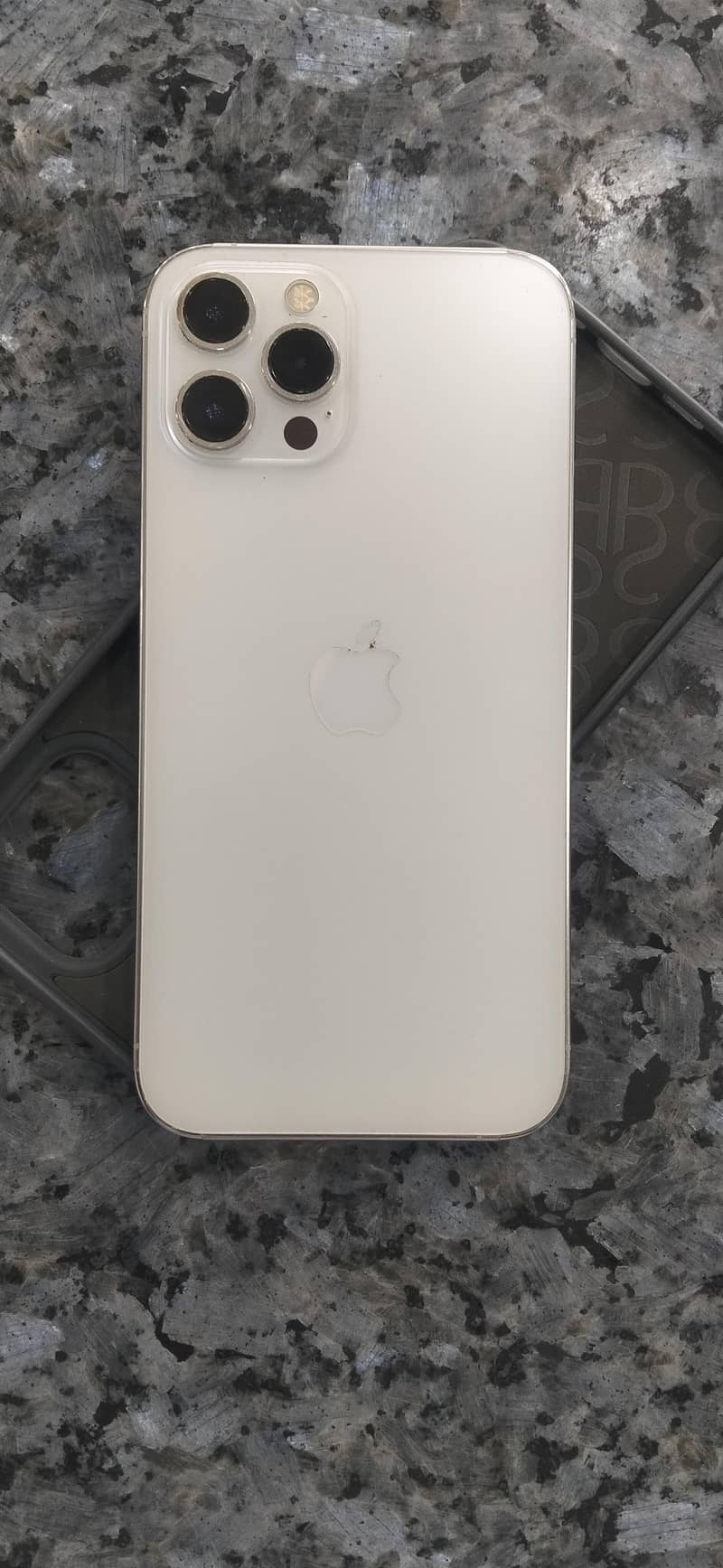 Apple iPhone 12 Pro Max 3