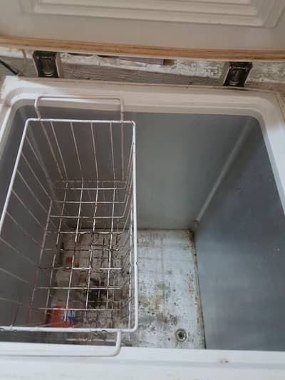freezer for available cool thek krta ha