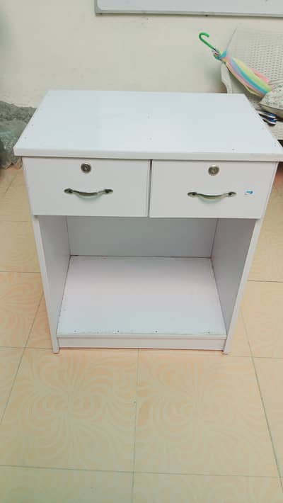 Cash counter with hard sheet