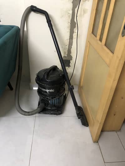 Panasonic MC-YL690 Heavy Duty Vacuum Cleaner – Used