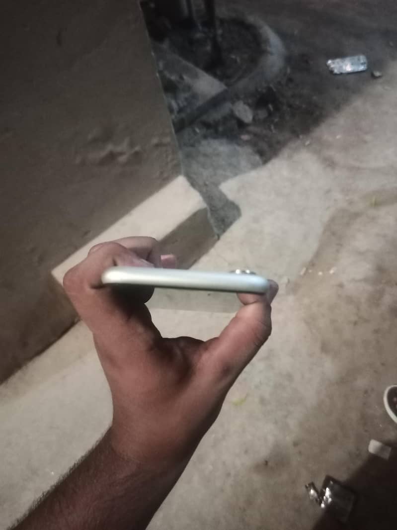Apple iPhone 11 5