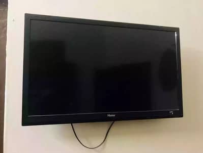 32 inches HAIER LED in excellent working condition. It has a smart card