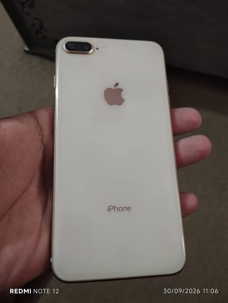 Apple iPhone 8 Plus 4