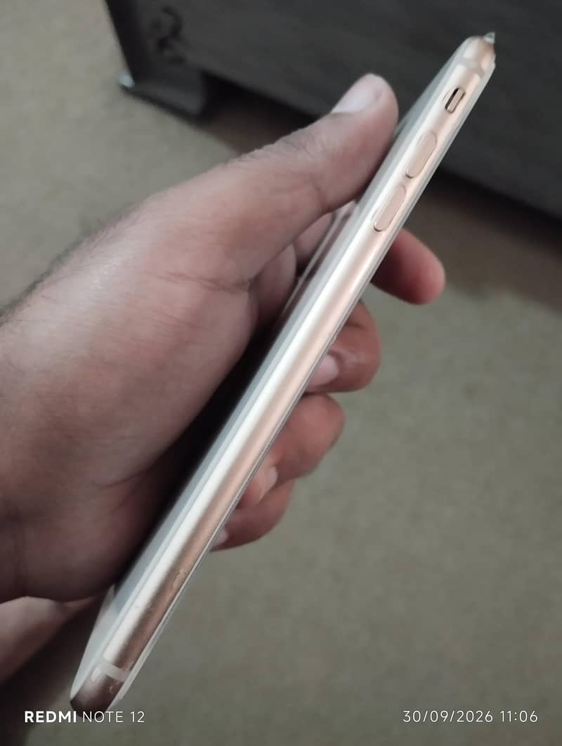 Apple iPhone 8 Plus 6