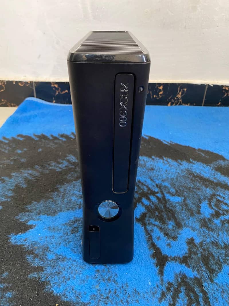 Xbox 360 S 1