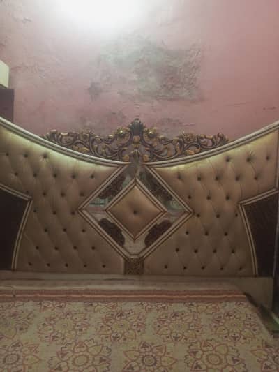 bed set with dressing tables