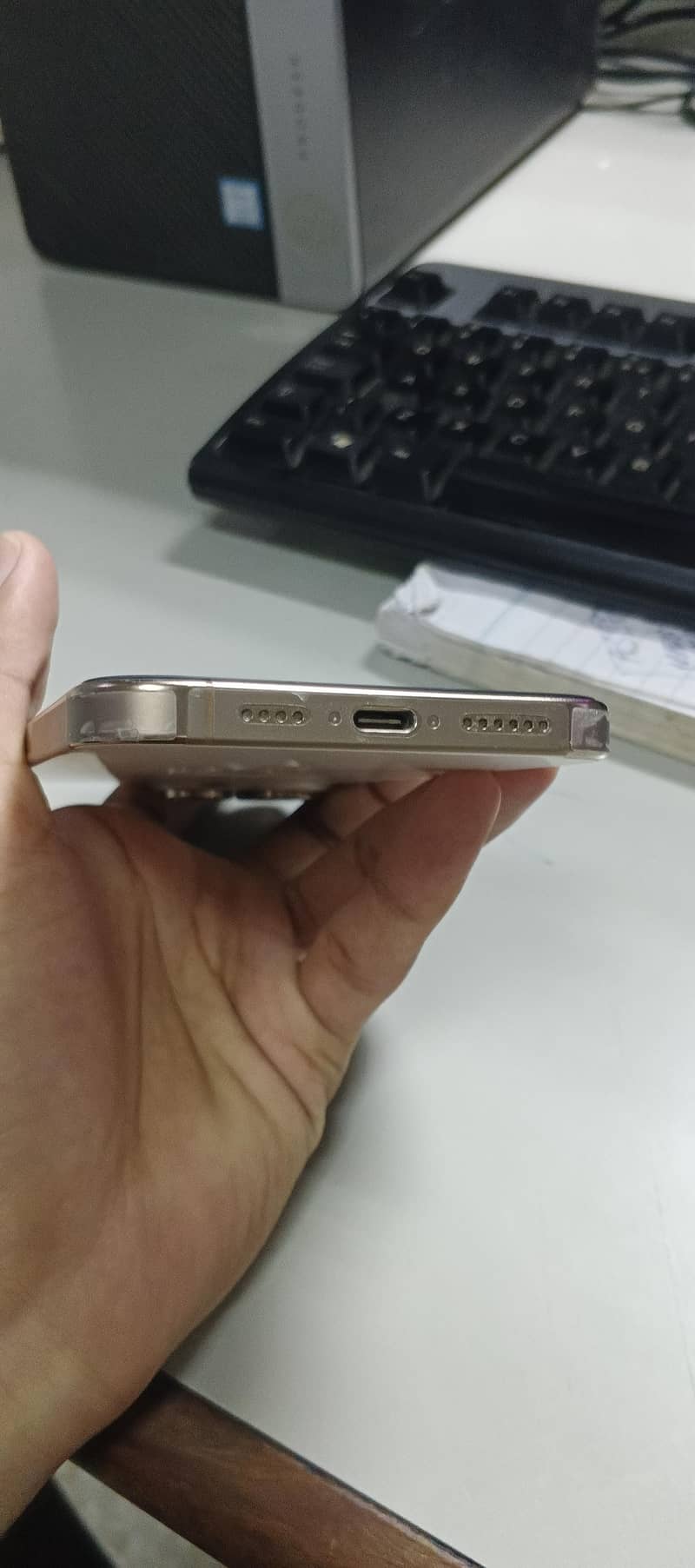 Apple iPhone 16 Pro Max 3