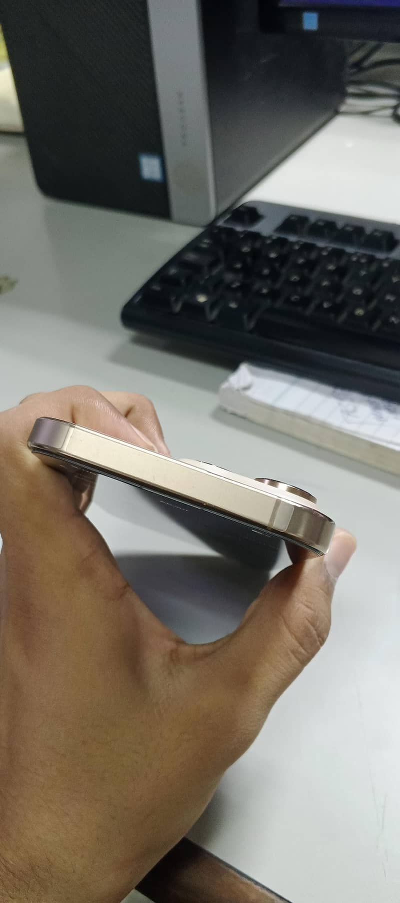 Apple iPhone 16 Pro Max 5