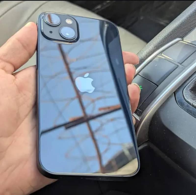 Apple iPhone 13 1