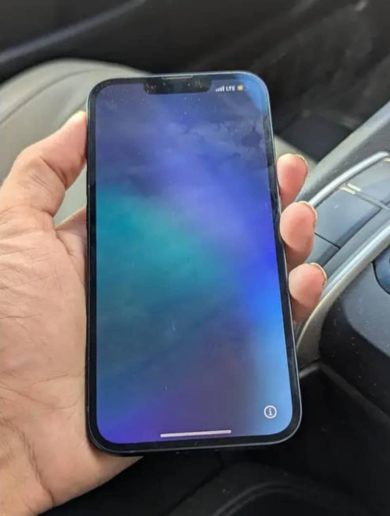 Apple iPhone 13 4