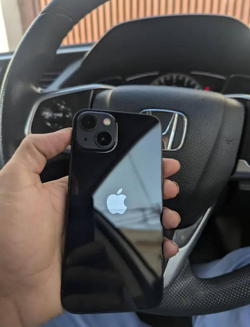 Apple iPhone 13 5
