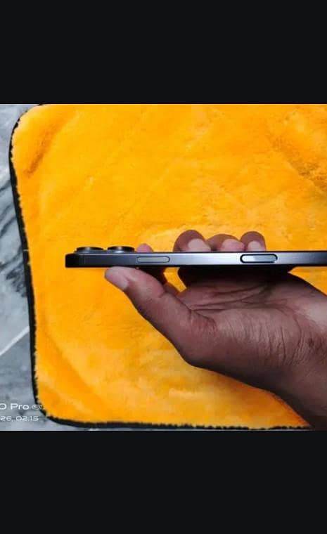 Apple iPhone 16 Pro Max 2