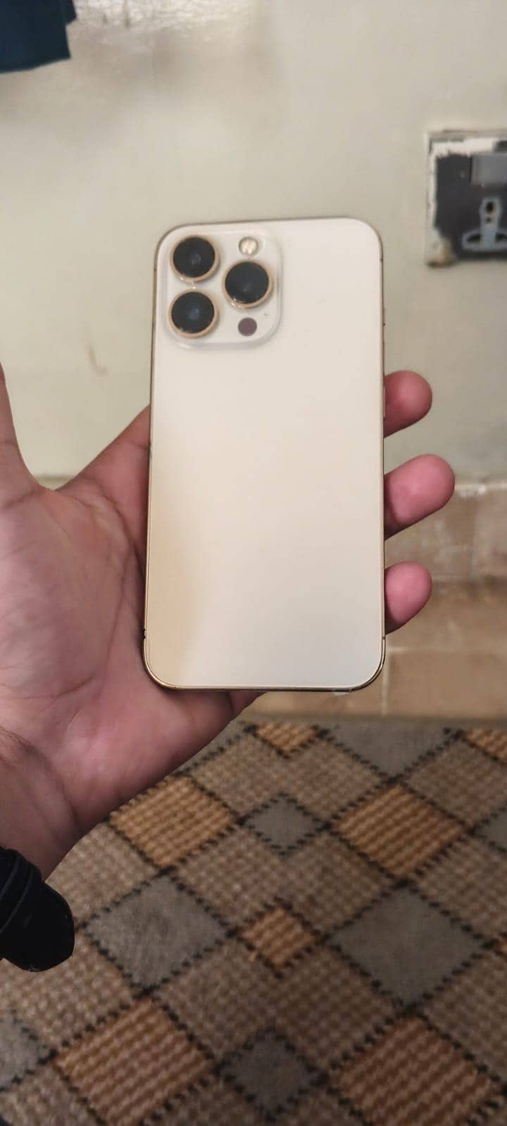 Apple iPhone 13 Pro 1