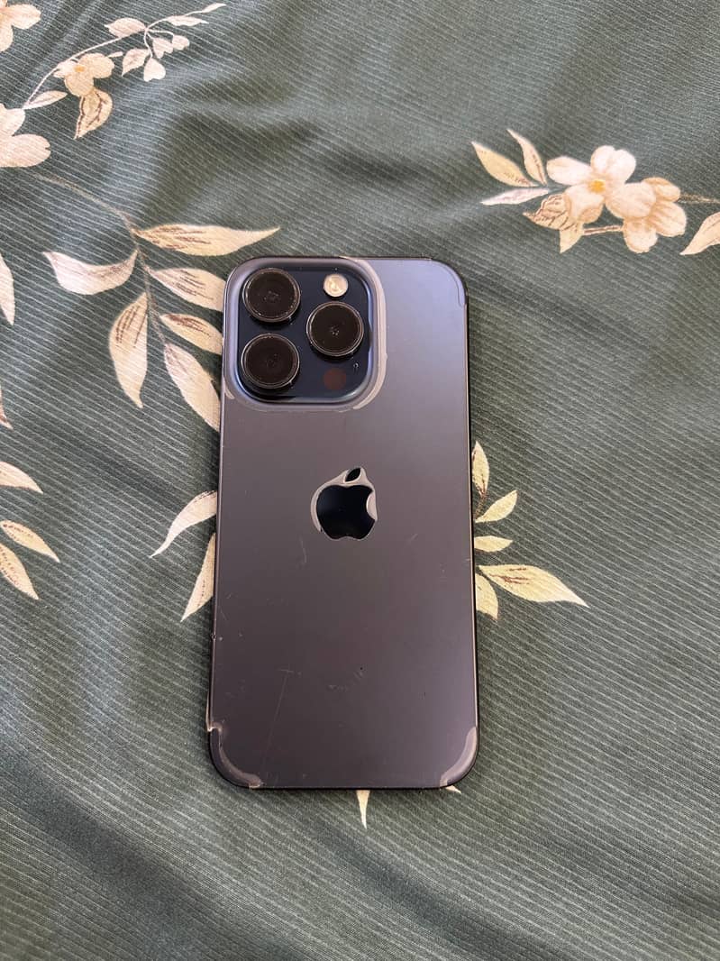 Apple iPhone 15 Pro 3