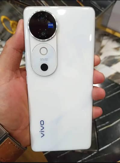 Vivo V40