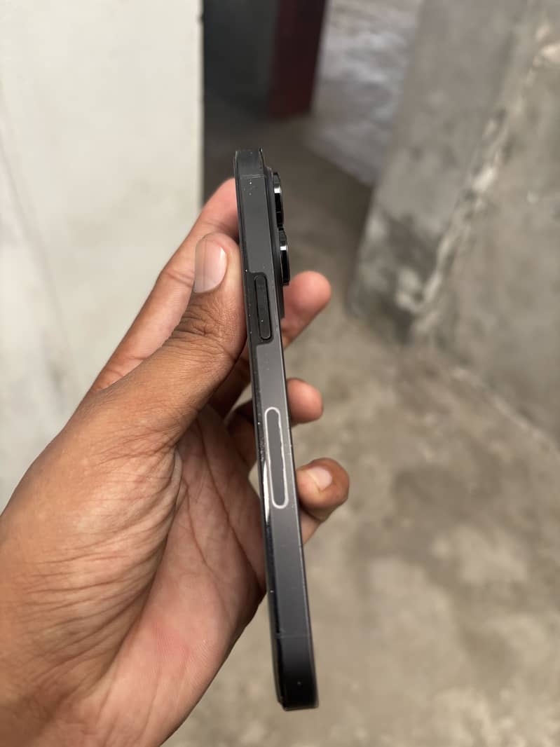 Apple iPhone 14 Pro 2